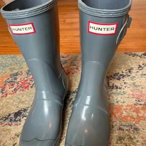 GREY GLOSS SHORT HUNTER BOOT